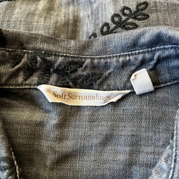 SOFT SURROUNDINGS Papyrus Leaf Embroidered Button Down Chambray Shirt EUC - PS - Picture 8 of 11